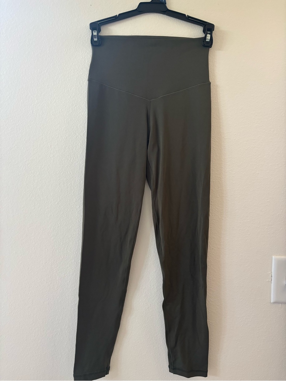 aerie Offline olive green women’s High-Rise Leggings size S